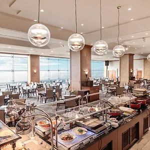 Ramada Plaza By Wyndham Ocean Front Отель